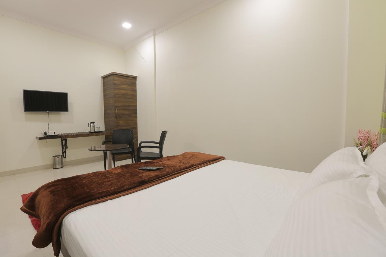 Sardar Near Railway Station 3* Pune