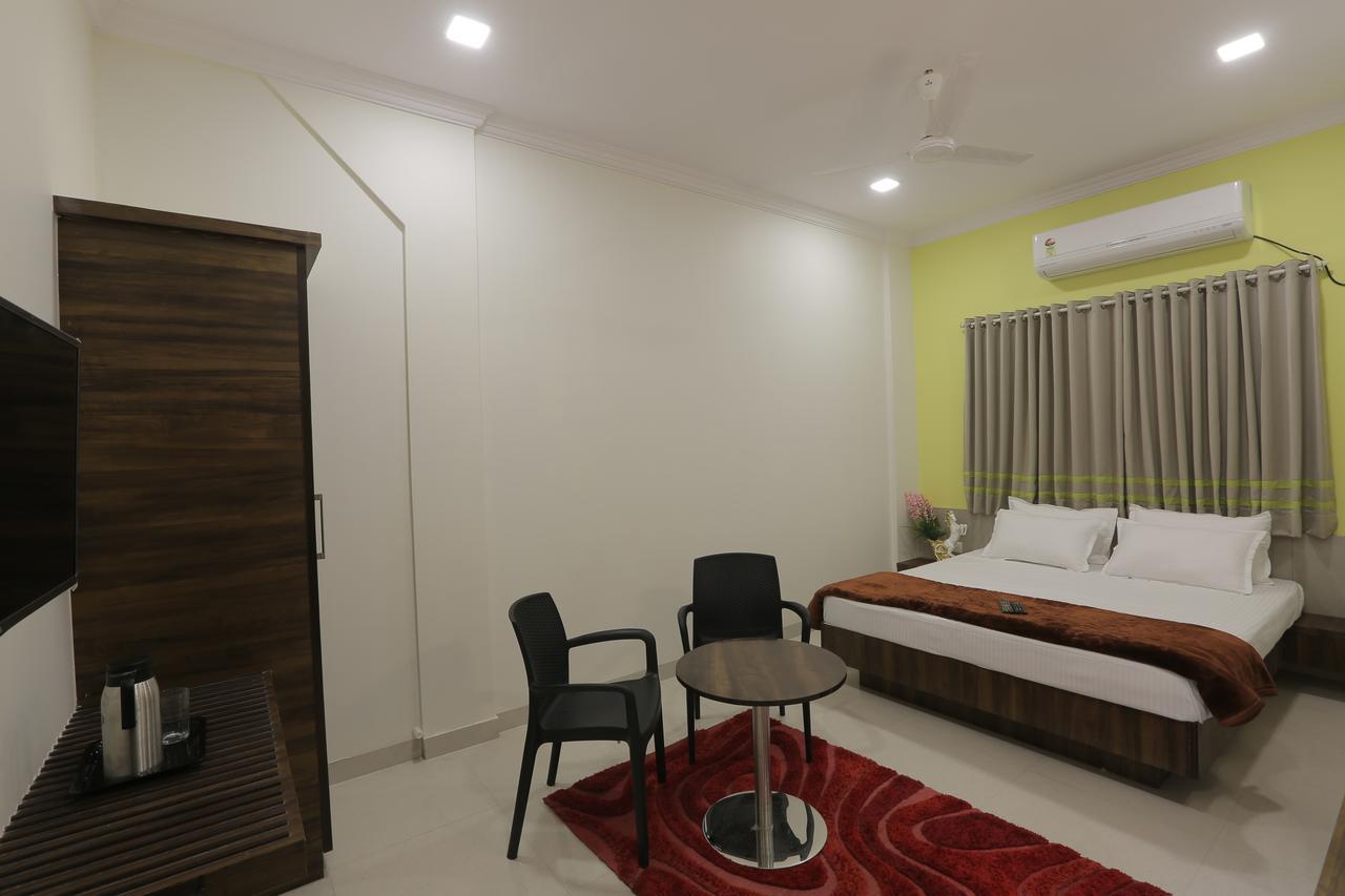 Hotel Sardar Near Railway Station 3*